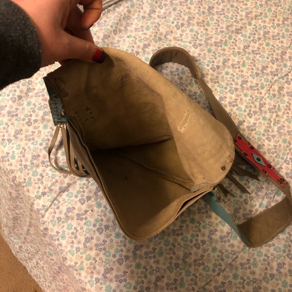 Crossbody fringe feather purse - Picture 3 of 4